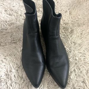 CAFE Steve Madden booties Sz 9